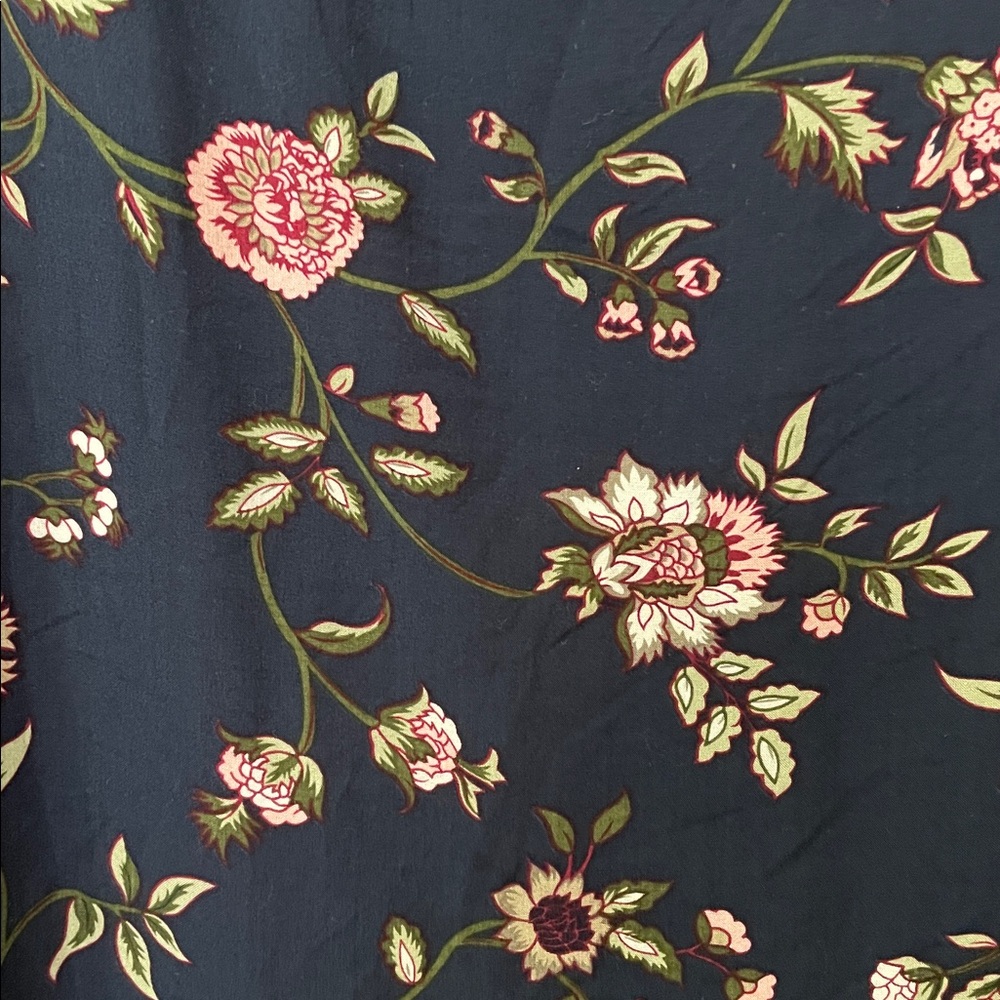 Faded Glory Navy‎ Floral Bell Sleeve Crisscross Back Top size 2X - Picture 4 of 15